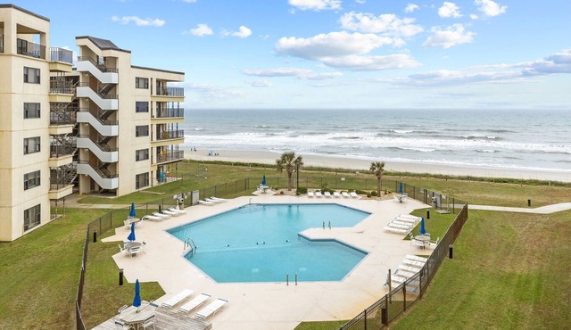 Summer Winds 436B- 2BR Condo w/Ocean Views & Pools!