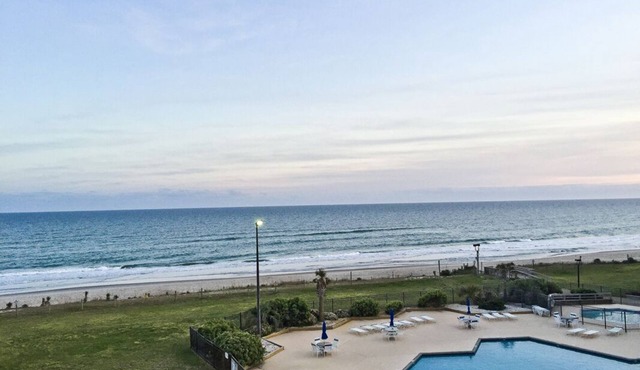 Summer Winds A-417, Oceanfront Condo in Indian Beach, NC!