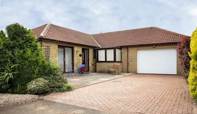 SUMMERFOLD, pet friendly, with a garden in Warkworth