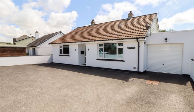 SUMMERHAYES, family friendly, with a garden in Park Bottom