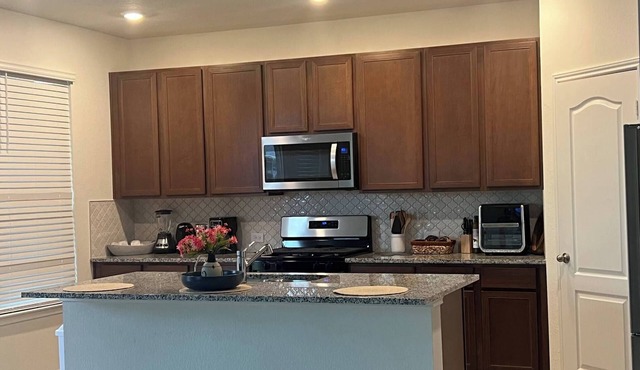 Summerhouse Villa 4br 2 and Half ba Home