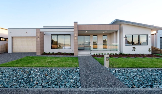 Summerland 10 @ Glorious Diamond Beach with outdoor spa