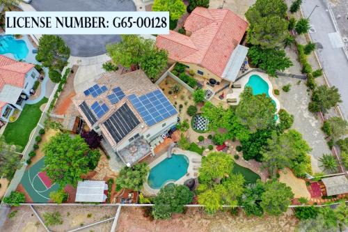 Summerlin Private Buddha Estate Resort - Pool, Spa, Sauna, Game Room, Basket ball, Mini golf, Gym