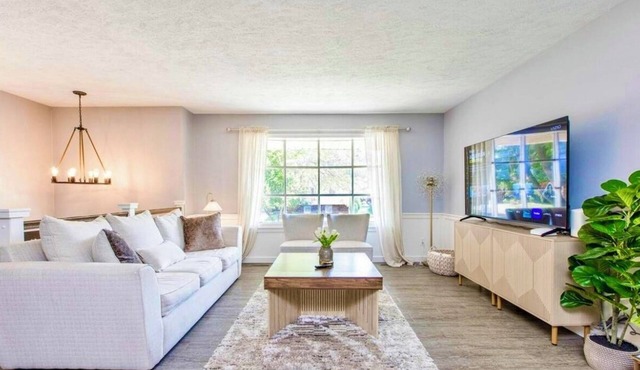 SummerRidge Retreat with 5 bedrooms