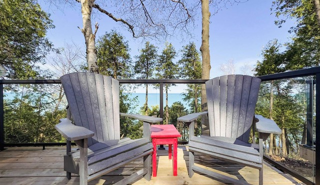 Summerset Cottage, Lakeview Hot Tub