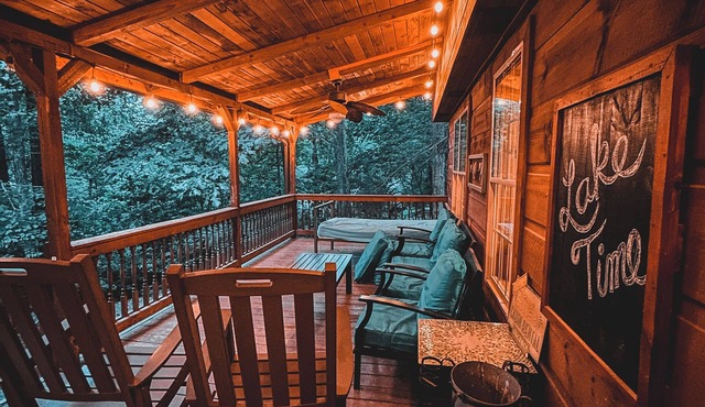 Summertime Fun & Lasting Lake Memories- 4 Bedroom, 4 Bath Cabin with Dock!