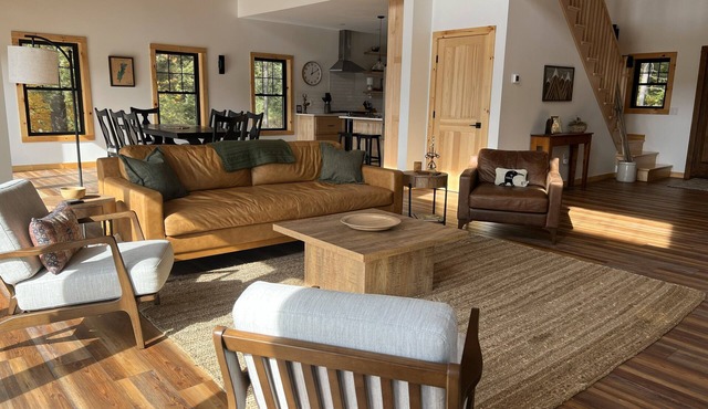 Summertime Lake House Escape on Trout Lake