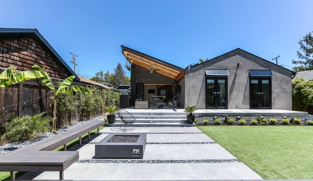 Summertime Rental in Highly Coveted & Convenient Sycamore Park