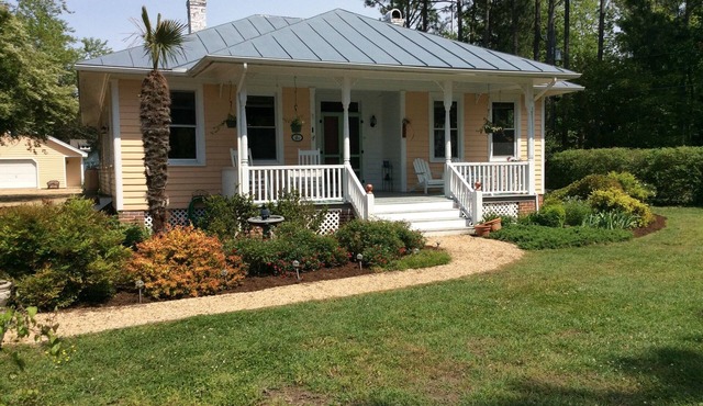 Summertime where the livin’ is easy at the Rivah in Irvington!