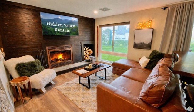 ✨Summit Blossom – Modern Condo w/Pool Access, 2 King beds & Spa-Inspired Comfort
