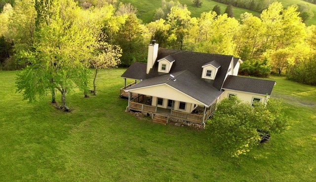 Summit House - 360° Ozark Views on 17 Private Acres Near Buffalo River