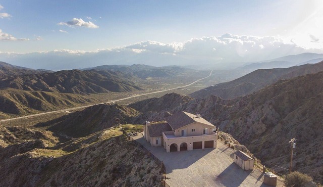 Summit House Joshua Tree | Iconic Mountain Estate with Spa, Ping-Pong, Fire Pit