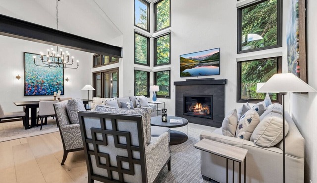 Summit on Dakota | Luxe Arrowhead Retreat