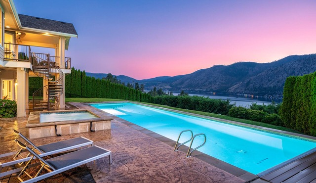 Summit Pool House, Hot Tub, Pool, 5 Bedroom 3 Bath, Lake Views, Game Room
