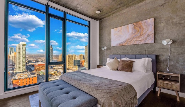 Summit Stay Luxe Skyline Views Pool Parking