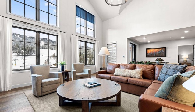 Summit View Escape | Exclusive Tamarack Perks