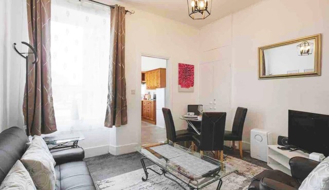 Summit West End Elegant 1 Bed Flat Free Parking
