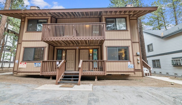 Summit X-ross Roads - Walk to Snow Summit, Fireplace, Deck, Barbecue