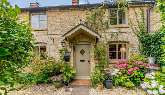 Sumptuous dog friendly holiday cottage in the Cotswolds - Star Cottage