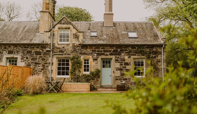Sumptuous Romance: Tip-top luxe lodge & garden on vast seaside estate