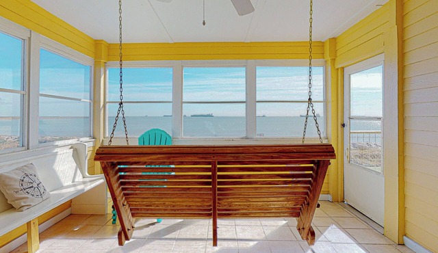 Sun and Moon-Beachfront home 3 bedroom, 3 bath, sleeps 8