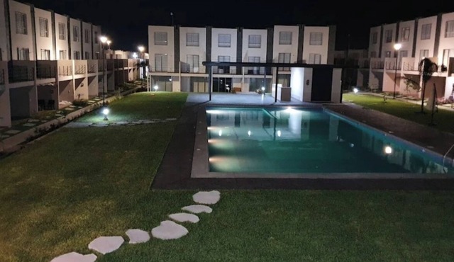 Sun and pool with your friends or family. Near Six Flags Oaxtepec