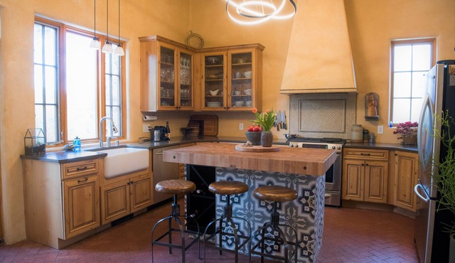 Sun and Ski! Beautiful Downtown Home on 1.5 Acres! Perfect for winter ski trips!