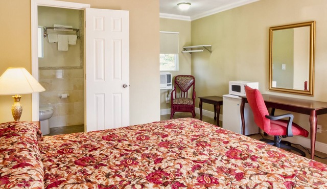 Sun and Surf Inn