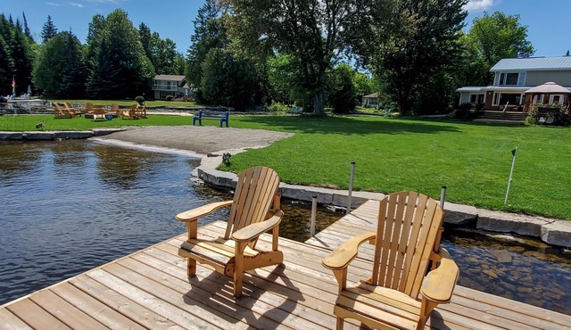 SUN BAY COTTAGE - WATERFRONT
