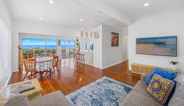 Sun Catcher - Beach view seaside cottage