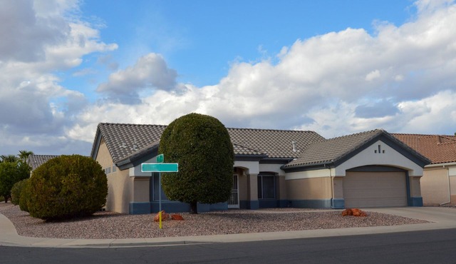 SUN CITY WEST CHARM: Serene 2 Bd Near Palm Ridge Rec Ctr, Golf & Pickleball