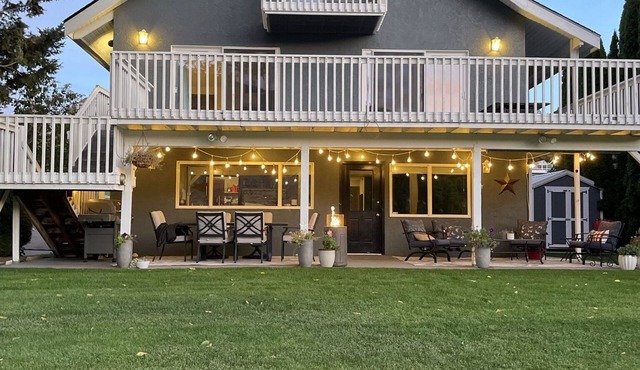 Sun Cove Waterfront 6 Rooms (4 BEDROOMS W/2 additional Sleeping rooms , 4 Bath