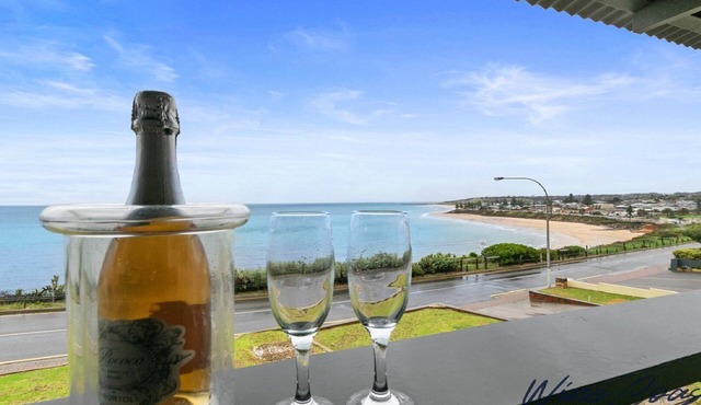 Sun Daze by Wine Coast Holiday Rentals