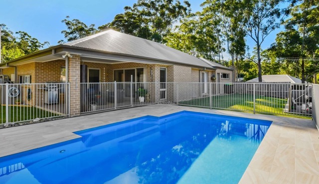 Sun-Daze @Smithies Pacific Palms Holidays