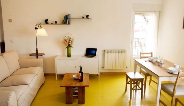 Sunny apartment in historic center right next to the cathedral