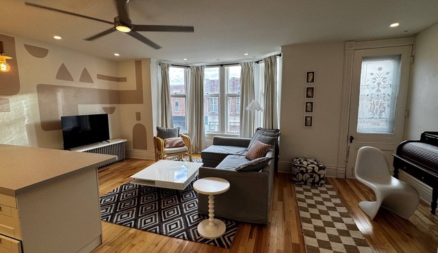 Sun-Filled 1 Bedroom Overlooking Water Street - No Cleaning Fee
