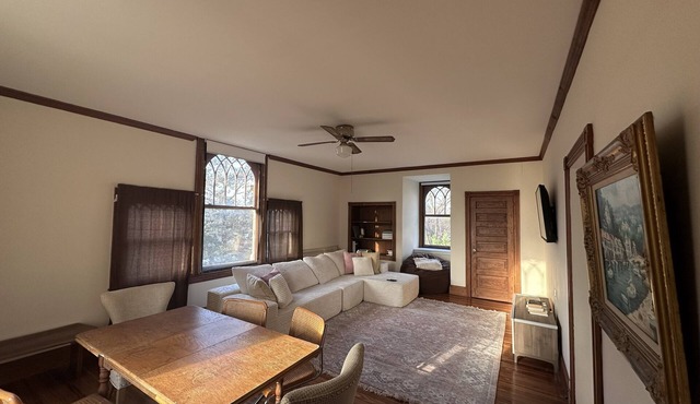 Sun Filled 2-bedroom in Victorian Home; pleasant Wyndmoor/Chestnut Hill Area