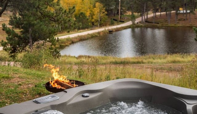 Sun Filled Joy: Hot Tub + Sauna + Watch Wildlife