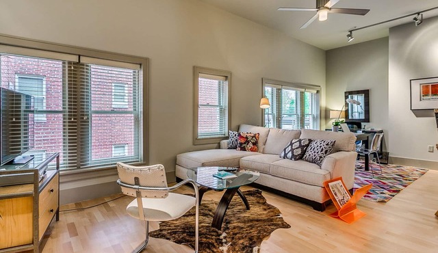 Sun Filled Luxury Midtown Loft Perfect Location!