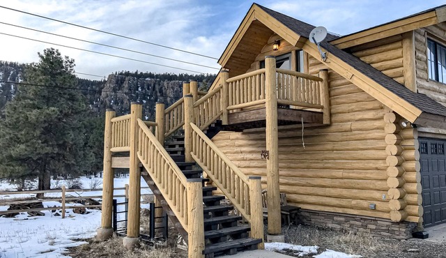 Sun-filled mountain studio with deck, fireplace, & views- near skiing & trails
