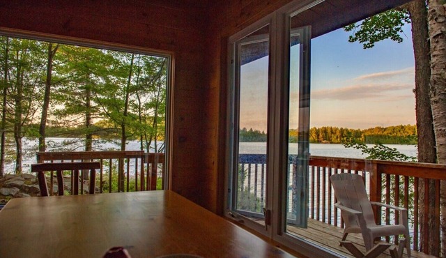 Sun Filled Muskoka Beach Cottage on Lake of Bays