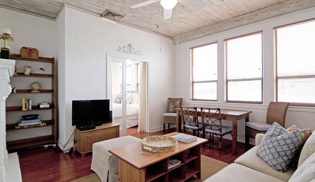 SUN-FILLED PENTHOUSE; WALK TO BEACH AND IN-TOWN; BEST UNIT IN THE BLDG!