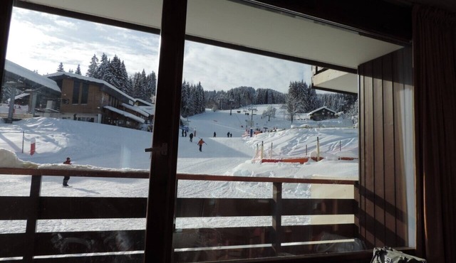 Sun from 9:00 a.m. to 5:00 p.m. on the balcony facing south