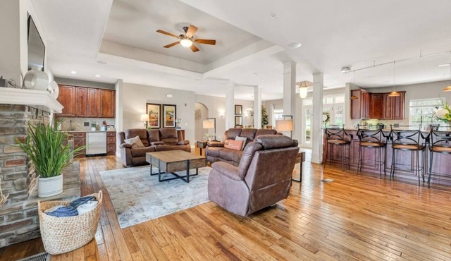 Sun, Fun, and Bathrooms for Everyone! 4BD Suites – One-Level – Great Location!
