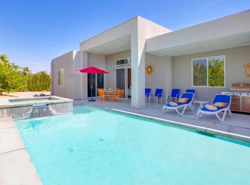 Sun Haven Escape by ACME House Company