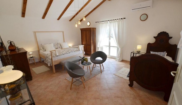 Sun Holiday Home