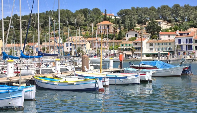 Sun-Kissed Sailing Adventure in Provence-Alpes-Côte d'Azur