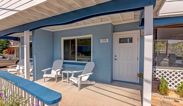Sun-Kissed Getaway: Beach Bungalow Just Steps from Cocoa Beach Seashore