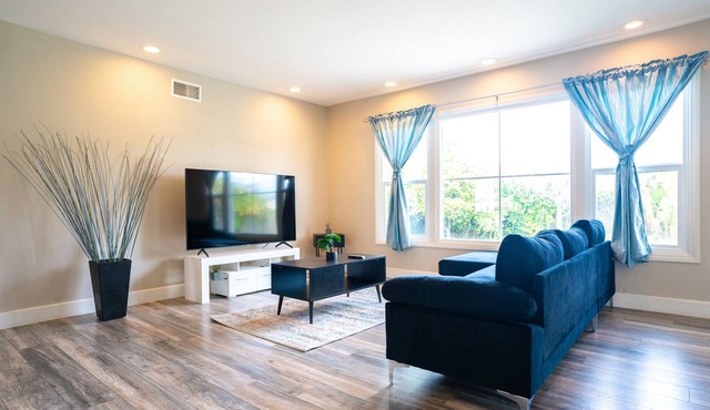 Sun Kissed Modern Luxury Home Near Disneyland, Little Saigon, Beaches, & More