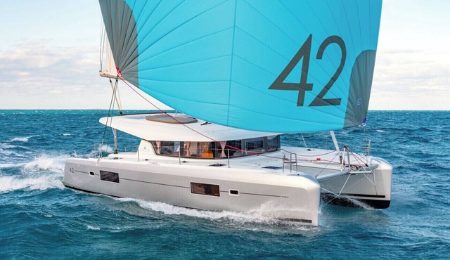 Sun-Kissed Sailing Adventure in Córcega